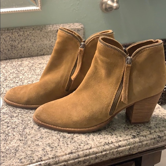 Dolce Vita suede booties - Picture 2 of 7